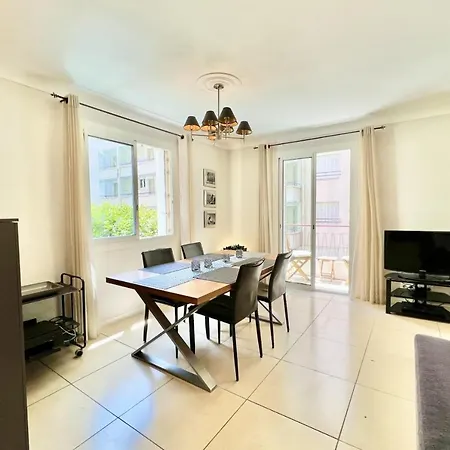 Luxury - Nice 2 Bedroom In Center Of Cannes