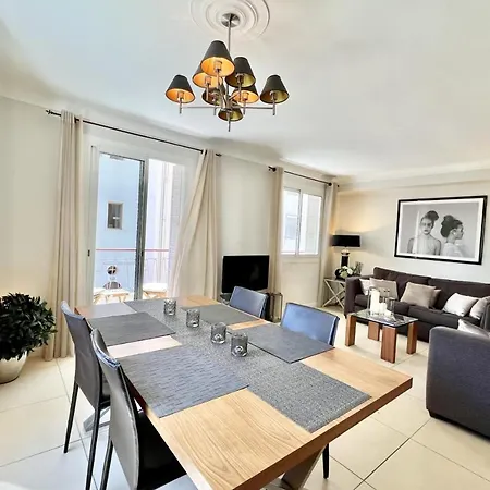 Luxury - Nice 2 Bedroom In Center Of Lejlighed
