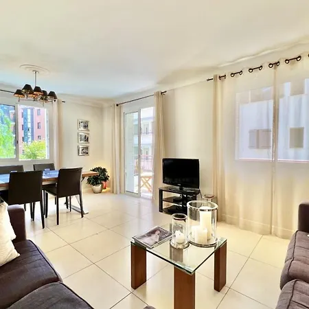 Luxury - Nice 2 Bedroom In Center Of Lejlighed