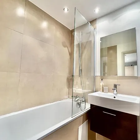 Luxury - Nice 2 Bedroom In Center Of Lejlighed
